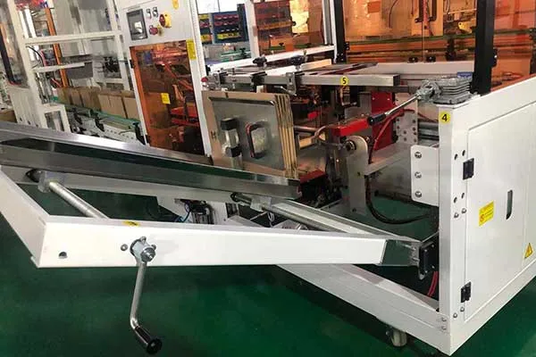 Semi-Automatic Case Erector (3)